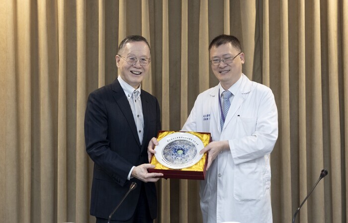 成醫永續發展倡議書簽署(另開新視窗/jpg檔)圖片